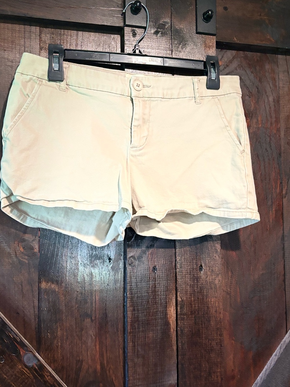 Stretchy twill shorts